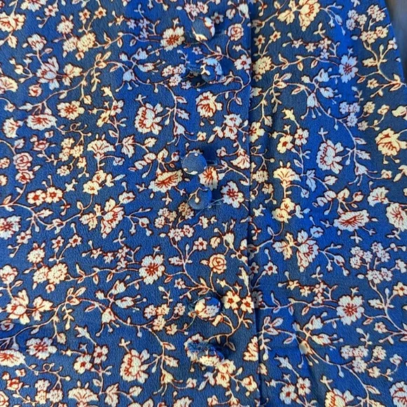 Madewell flower skirt with back zipper and side buttons size 6. - Picture 8 of 10